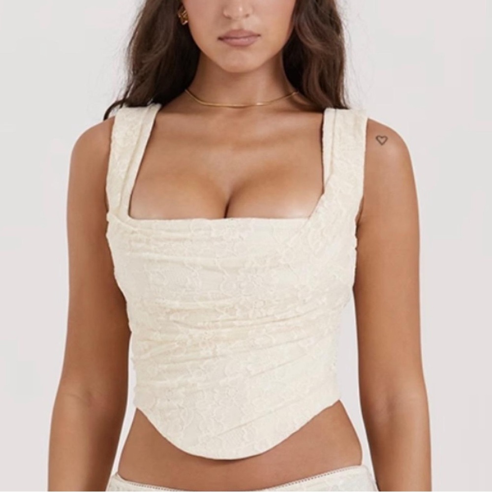 Una corset Cream Lace Sleeveless Top NWT